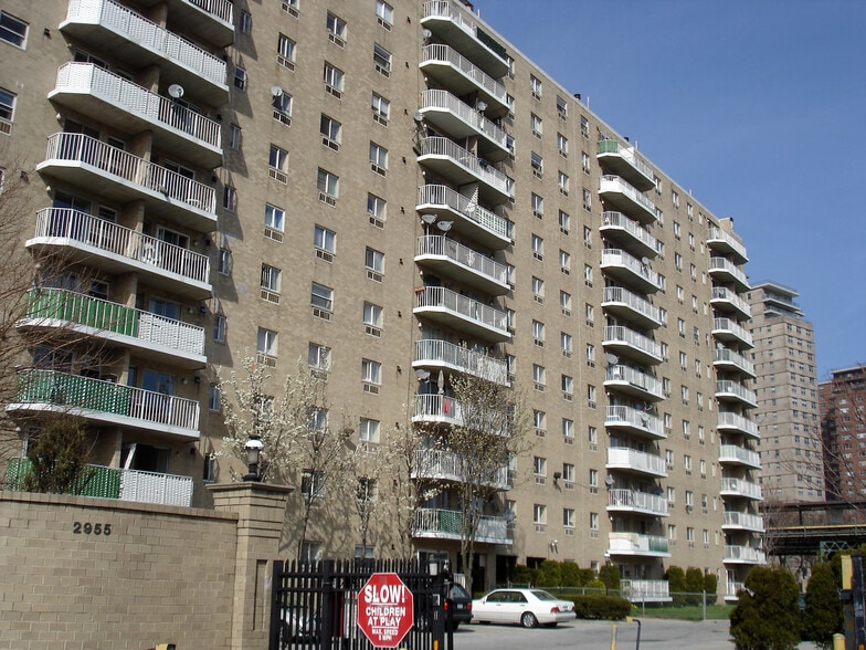 2955 Shell Rd, Brooklyn, NY for lease - Building Photo - Image 2 of 2