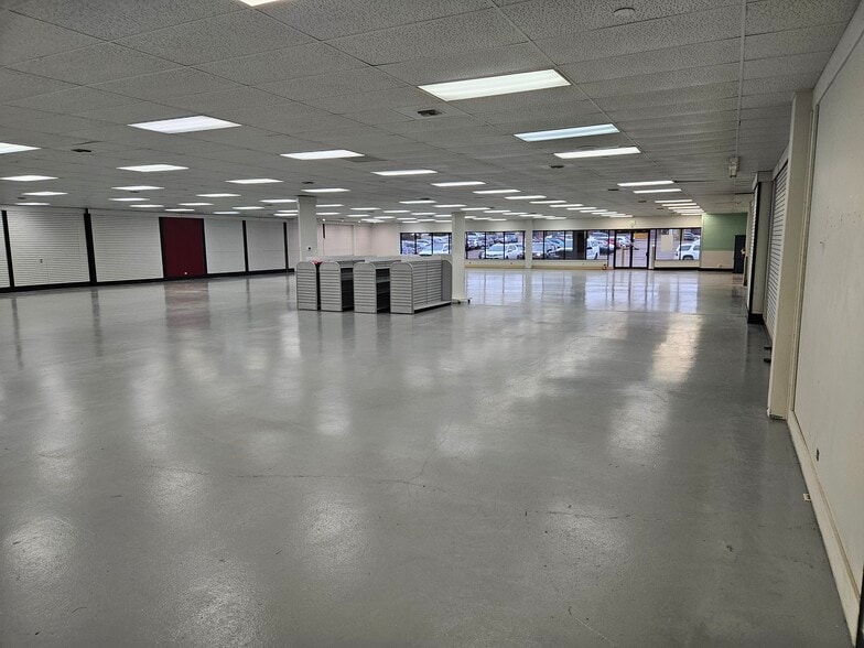 8203-8267 S Holly St, Centennial, CO for lease - Building Photo - Image 3 of 9