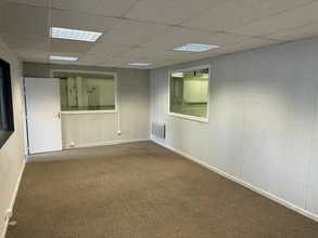 Flex in Bayonne for lease Interior Photo- Image 1 of 4