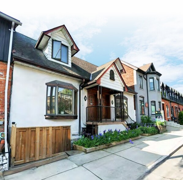 15-17 Belmont St, Toronto, ON for sale - Building Photo - Image 2 of 30