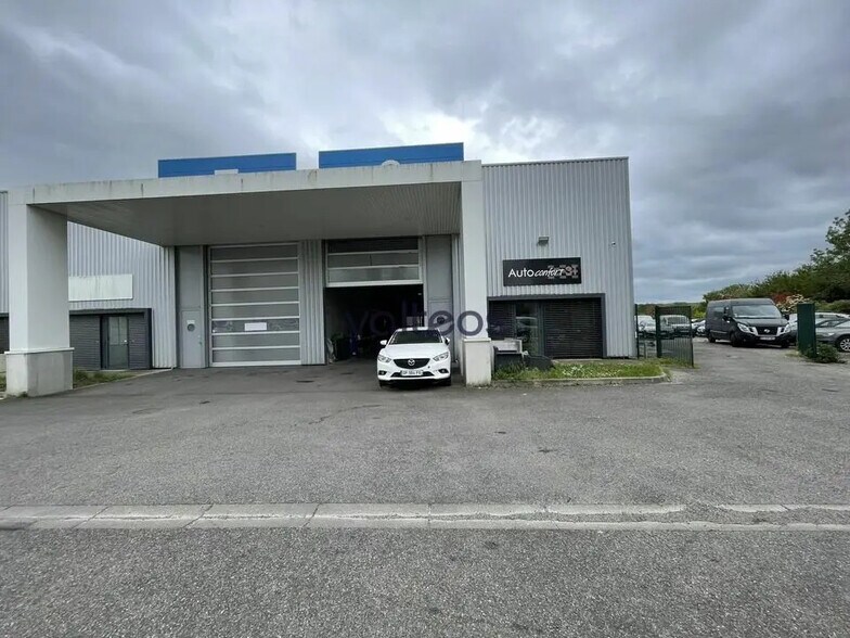 Office in Escalquens for lease - Building Photo - Image 2 of 9