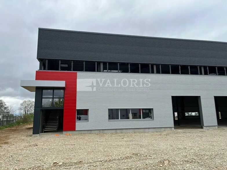 Flex in Dagneux for lease - Building Photo - Image 3 of 7