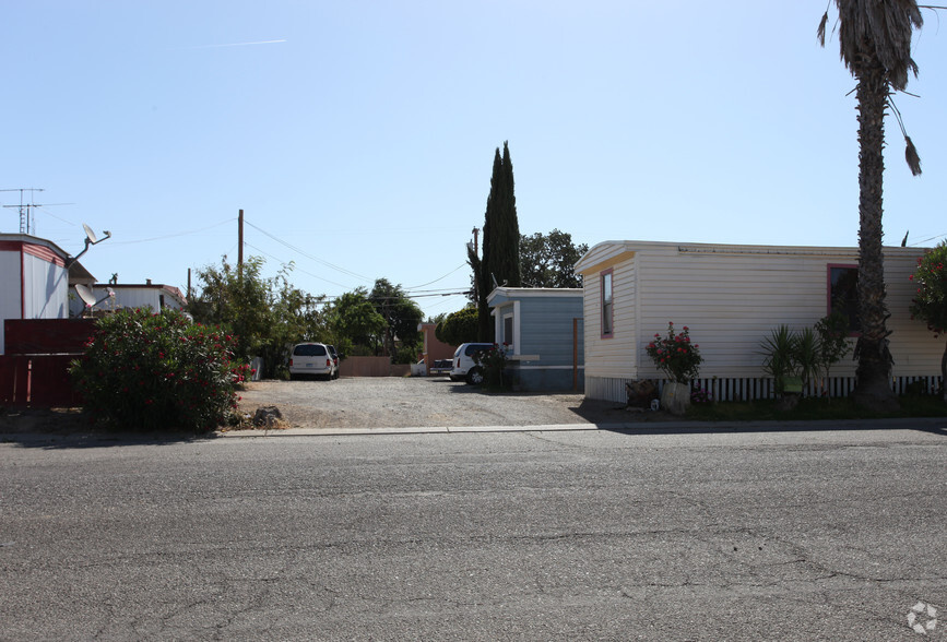 1328 M St, Newman, CA for sale - Primary Photo - Image 1 of 1