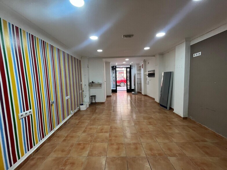 Retail in Alzira for lease - Building Photo - Image 3 of 8