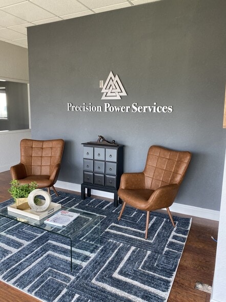 251 Douglas Rd E, Oldsmar, FL for sale - Building Photo - Image 3 of 9