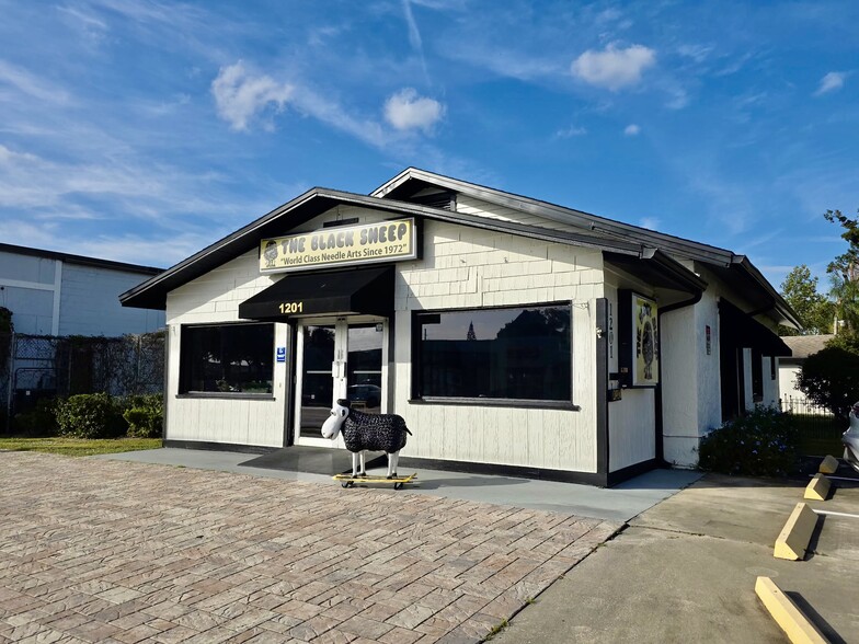 1201 W Fairbanks Ave, Orlando, FL for lease - Building Photo - Image 2 of 14