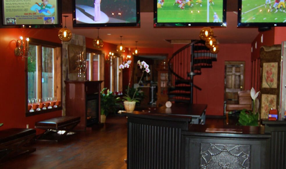 304 Hawkins Ave, Ronkonkoma, NY for sale - Interior Photo - Image 2 of 11