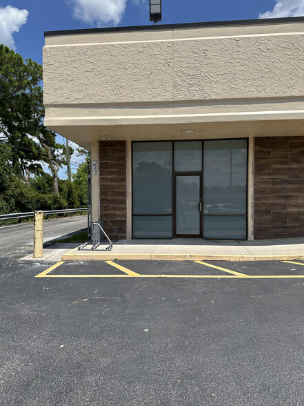 2325-2337 NW 13th St, Gainesville, FL for lease - Primary Photo - Image 1 of 2