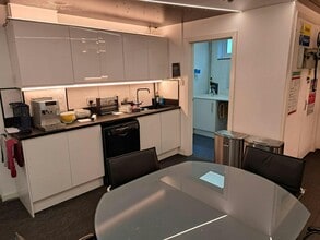 Glebeland Rd, Camberley for lease Interior Photo- Image 1 of 3