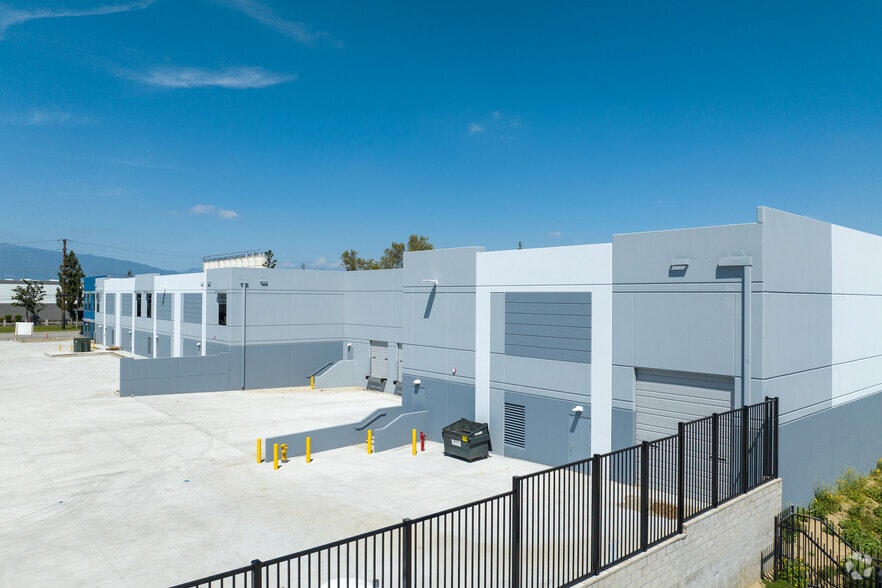 13135 Marlay Ave, Fontana, CA for lease - Building Photo - Image 3 of 9