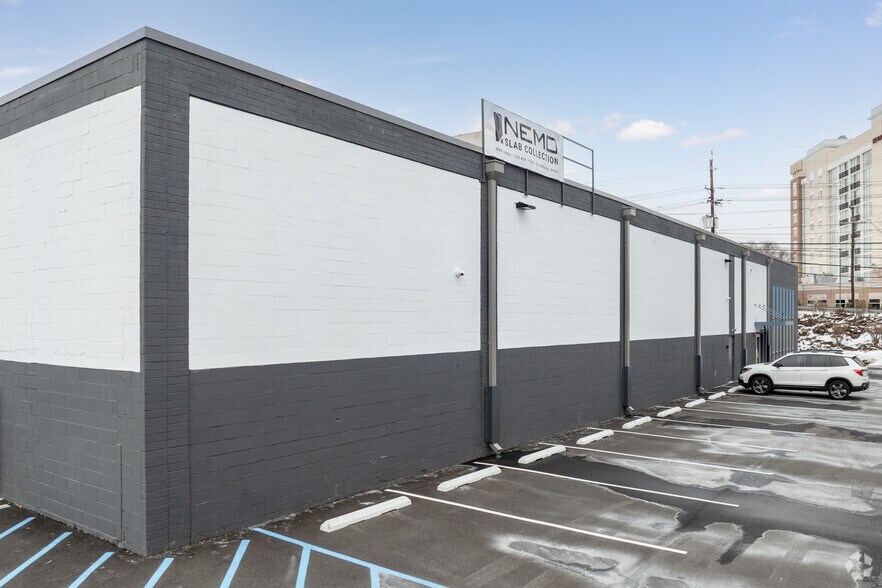 2 Terminal Rd, Lyndhurst, NJ for sale - Primary Photo - Image 1 of 1