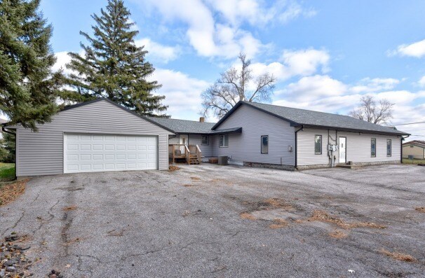 5036 S 136th St, Omaha, NE for lease - Building Photo - Image 2 of 21