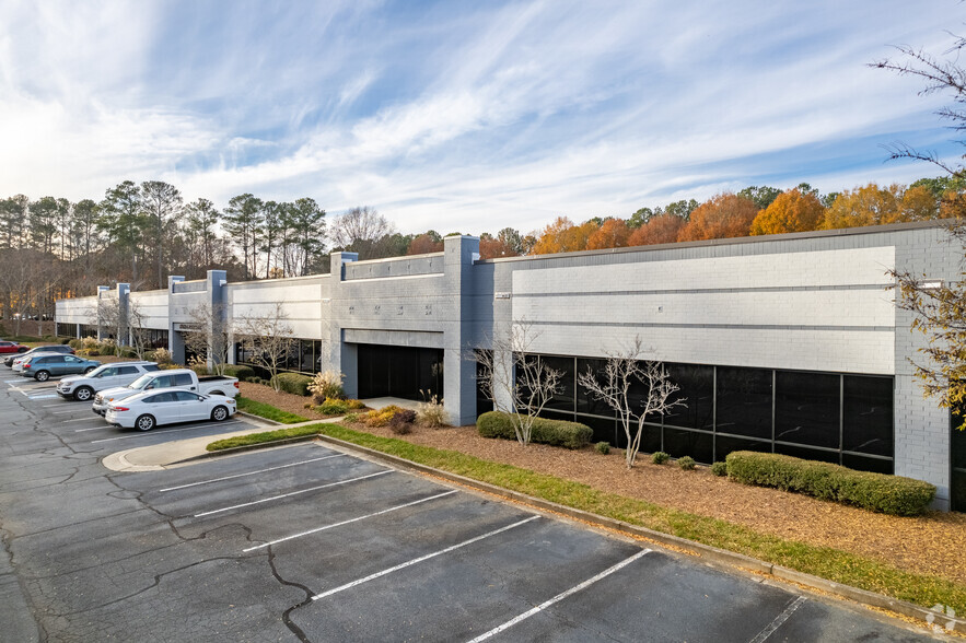 5250 Triangle Pky, Peachtree Corners, GA for lease - Building Photo - Image 2 of 7