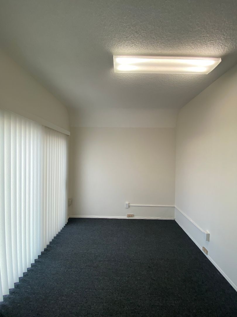 2100 N Sepulveda Blvd, Manhattan Beach, CA for lease Interior Photo- Image 1 of 8