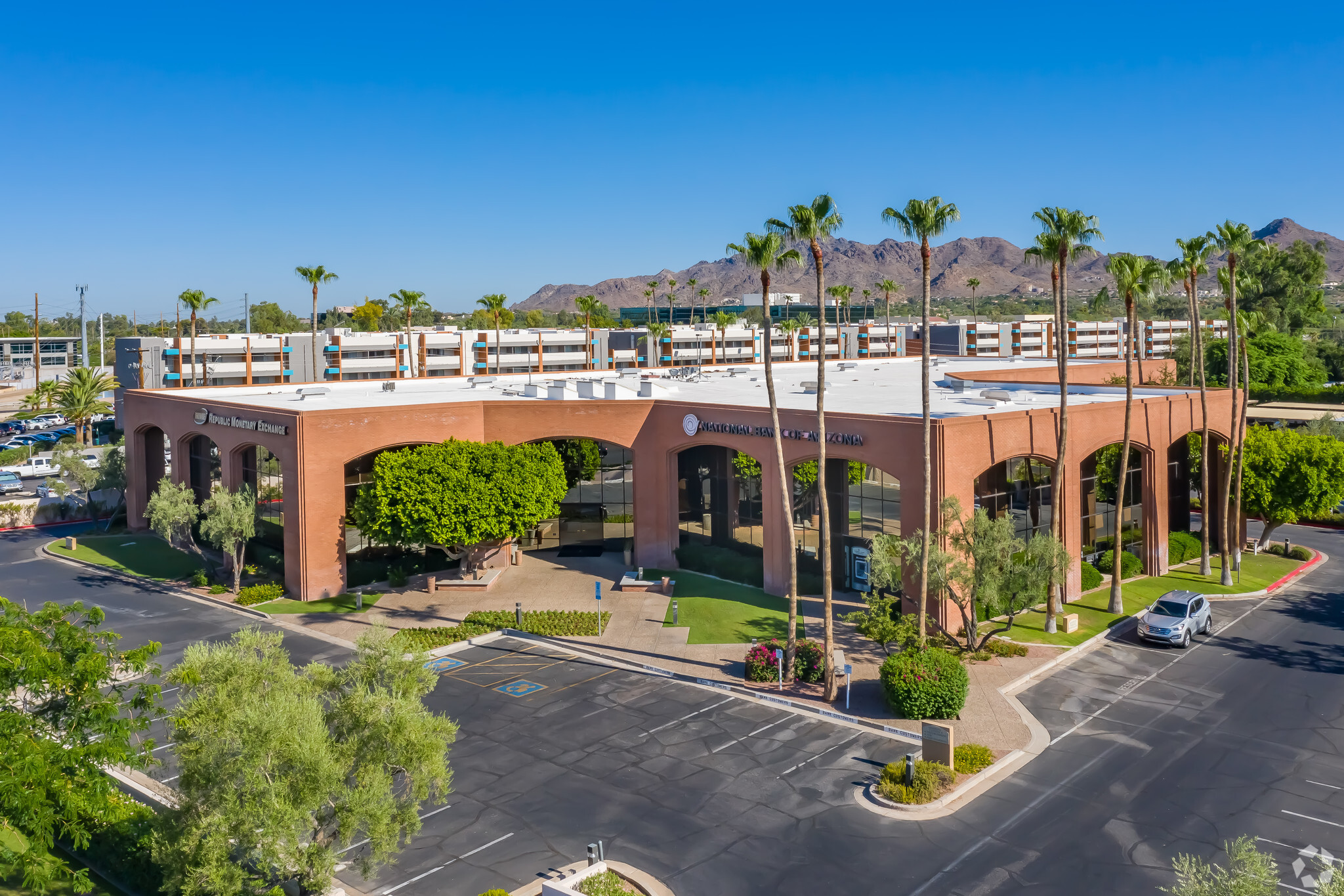 4040 E Camelback Rd, Phoenix, AZ for lease Building Photo- Image 1 of 13