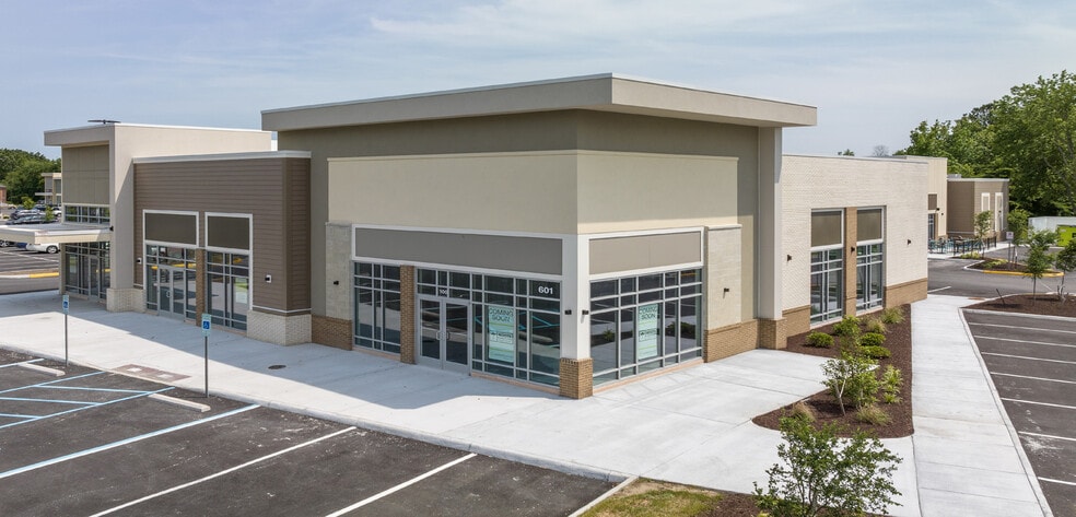 601 Volvo Pky, Chesapeake, VA for lease - Building Photo - Image 3 of 9