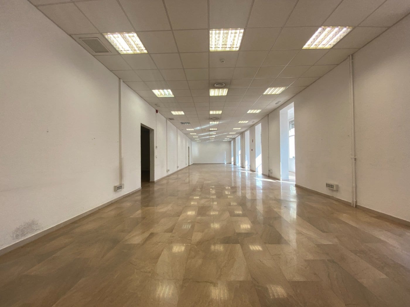 Office in Barcelona, Barcelona for lease Interior Photo- Image 1 of 8