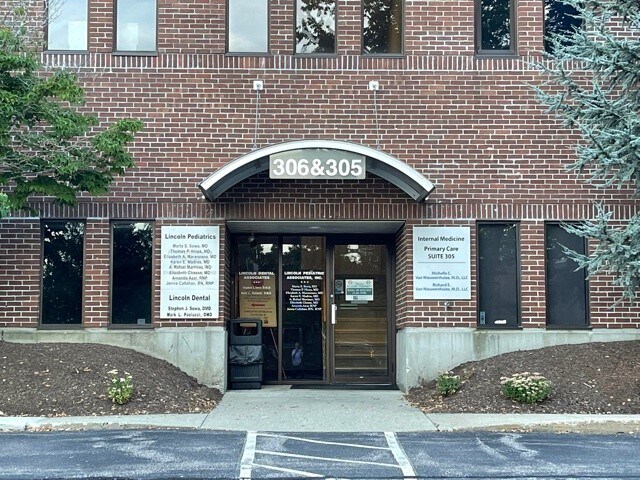 6 Blackstone Valley Pl, Lincoln, RI for sale - Building Photo - Image 1 of 1