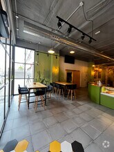 Retail in Fuenlabrada, Madrid for lease Interior Photo- Image 1 of 7