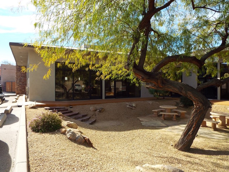 25 Easy St, Carefree, AZ for lease - Building Photo - Image 3 of 24