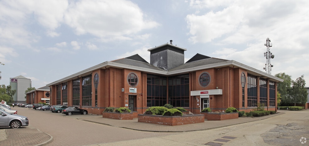 Elstree Way, Borehamwood for lease - Building Photo - Image 1 of 18