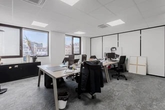 Office in 145 Rue Rue Gallieni, Boulogne-Billancourt for lease Interior Photo- Image 2 of 7