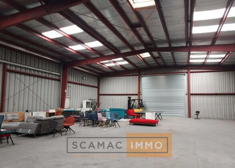 Industrial in Vitrolles for lease - Interior Photo - Image 1 of 5