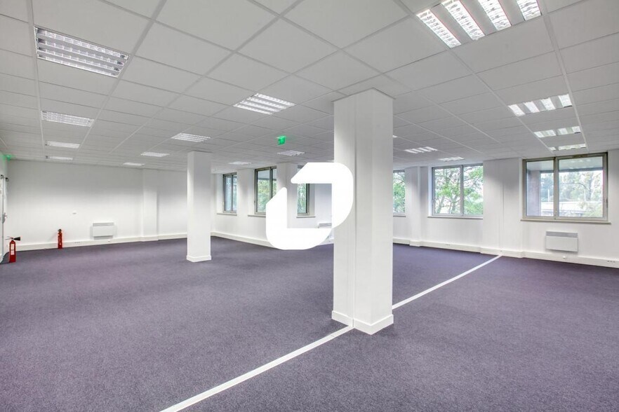 Office in Neuilly Plaisance for sale - Interior Photo - Image 1 of 14