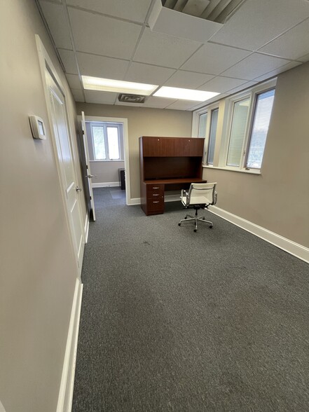 600 Ridgely Ave, Annapolis, MD for lease - Interior Photo - Image 2 of 8