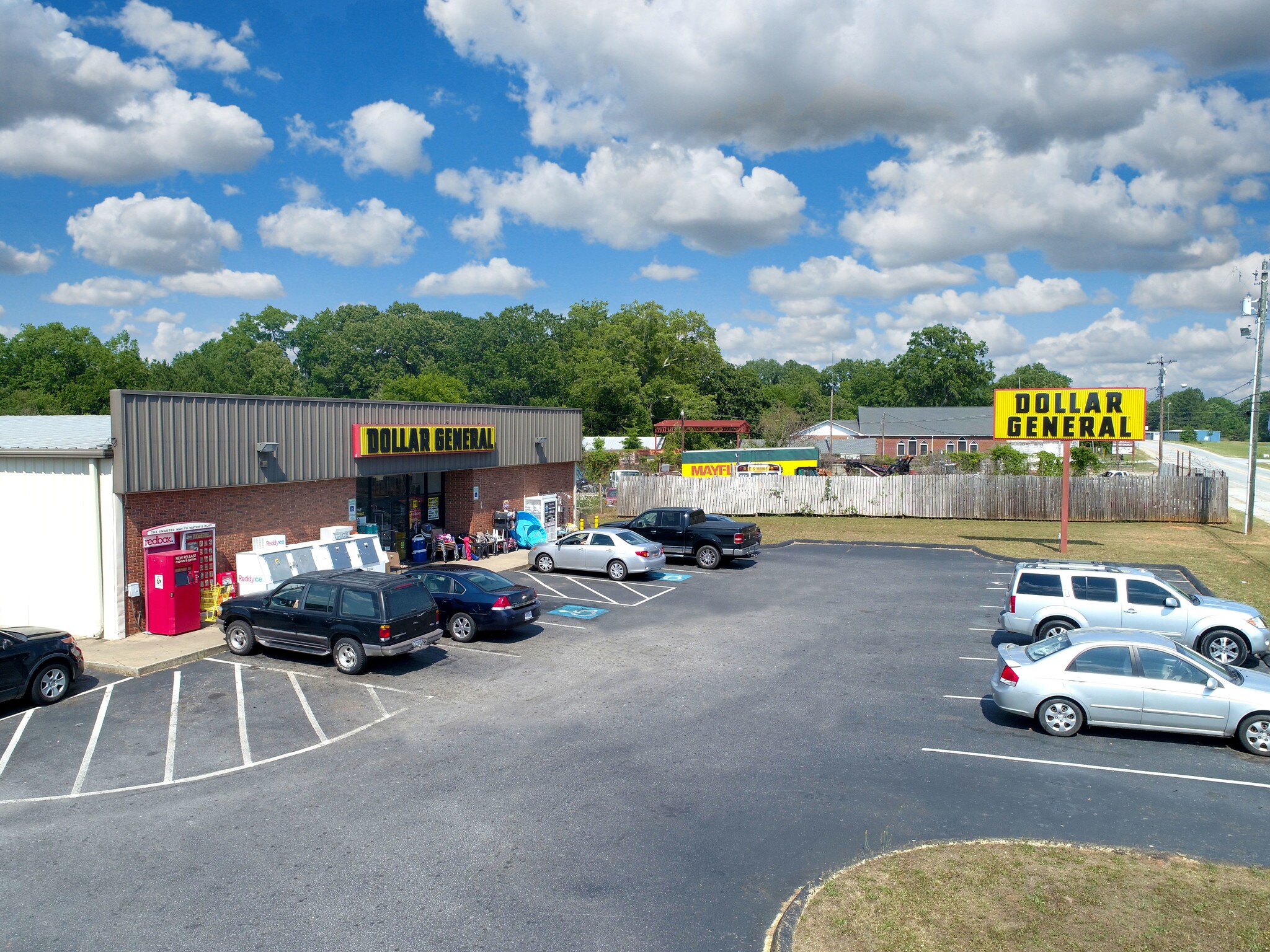 303 E Main St, Six, SC 29666