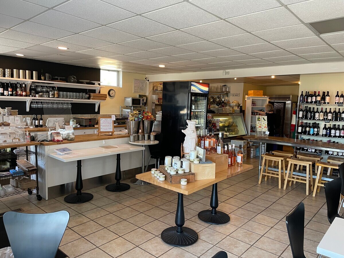 32457 Lake Rd, Avon Lake, OH 44012