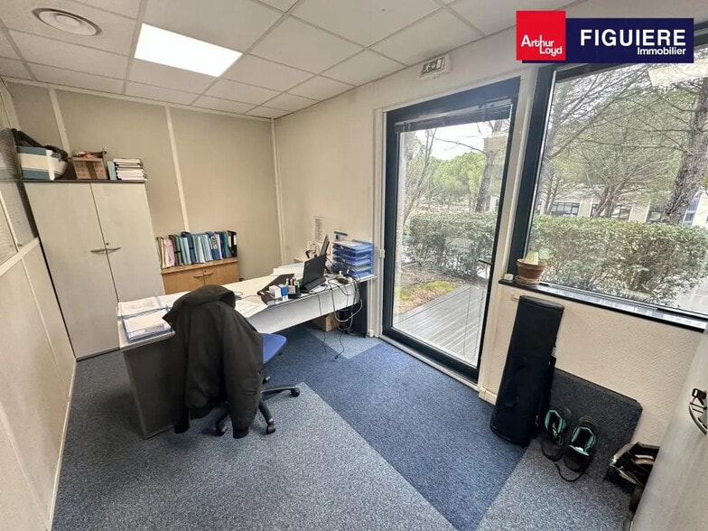 Office in Aix-en-Provence for lease - Building Photo - Image 3 of 8