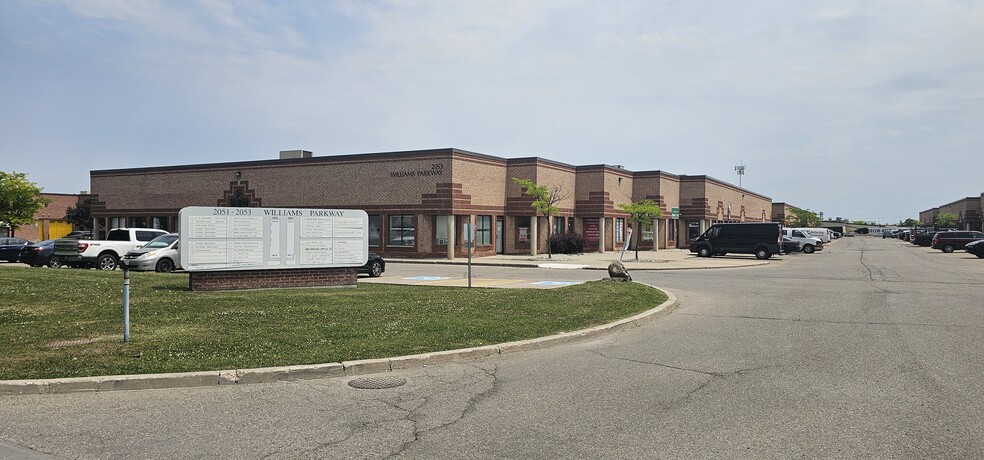 2053 N Williams Pky, Brampton, ON for sale - Building Photo - Image 1 of 2