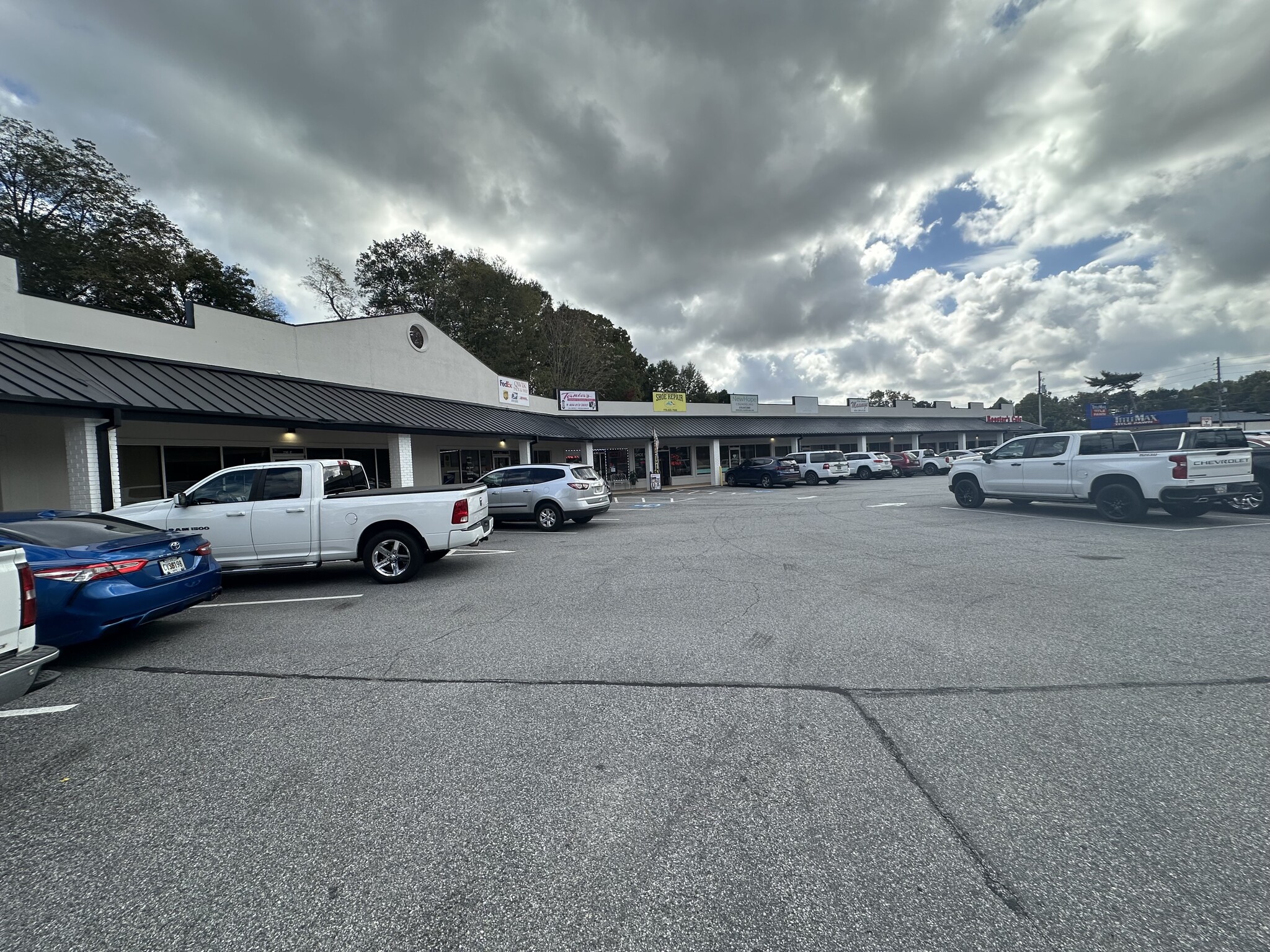 214 Atlanta Rd, Cumming, GA for lease Building Photo- Image 1 of 11