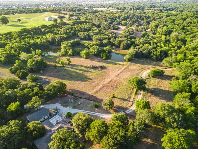 Tipps Road, Cross Roads, TX for sale - Building Photo - Image 2 of 5