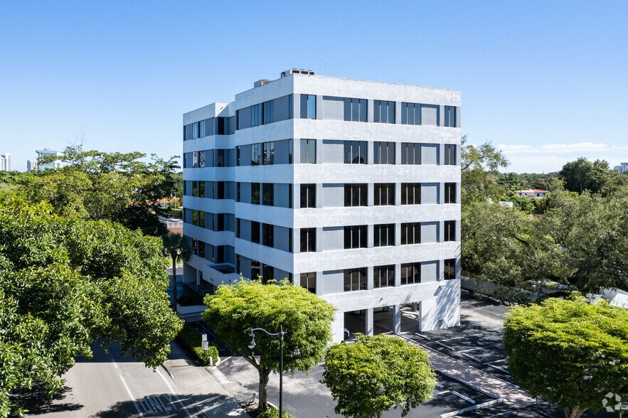 2050 Coral Way, Miami, FL for sale - Primary Photo - Image 1 of 1