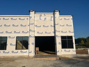 1111 N Military Ave, Green Bay, WI for lease Building Photo- Image 2 of 4