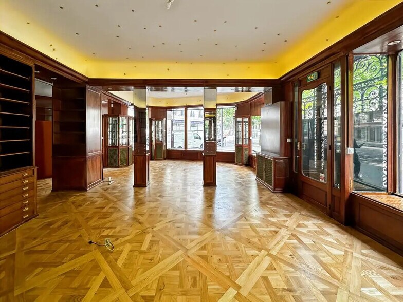 Retail in Paris for lease - Building Photo - Image 3 of 9