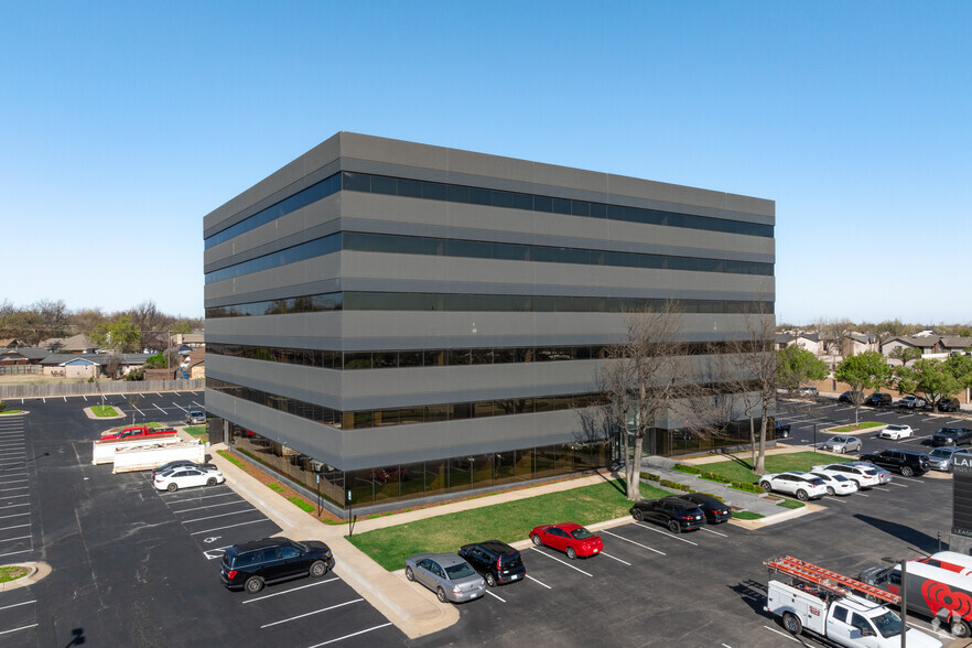 6525 N Meridian Ave, Oklahoma City, OK for lease - Building Photo - Image 1 of 3