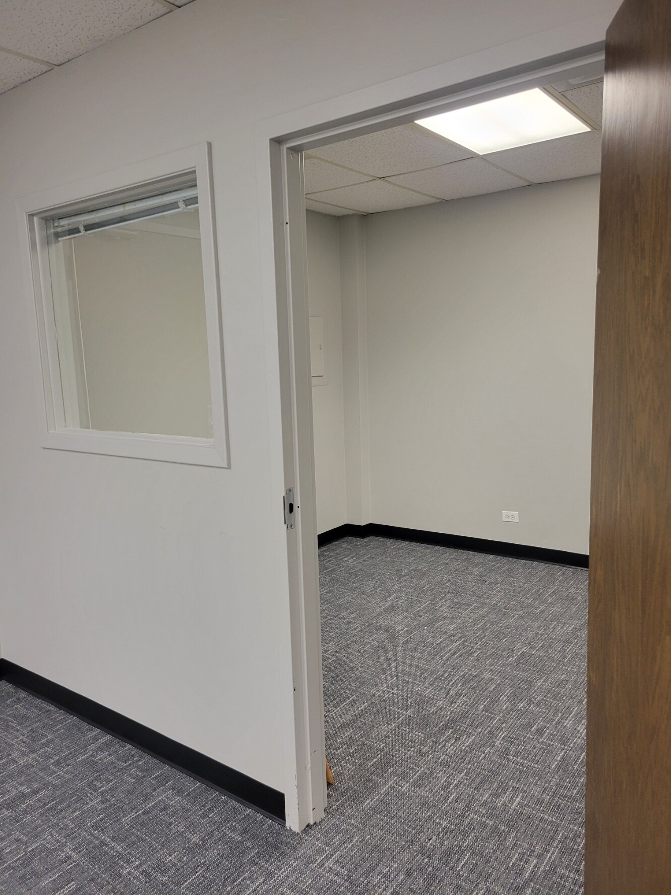 805-815 E Rand Rd, Arlington Heights, IL for lease Interior Photo- Image 1 of 7