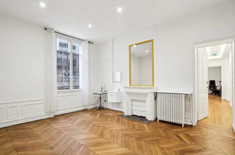 Office in Paris for lease Interior Photo- Image 2 of 8