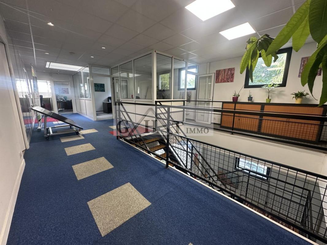 Industrial in Créteil for sale Building Photo- Image 1 of 20