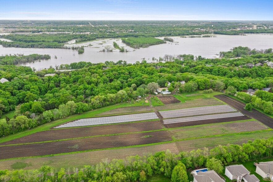 9905 Dell Rd, Eden Prairie, MN for sale - Building Photo - Image 2 of 4