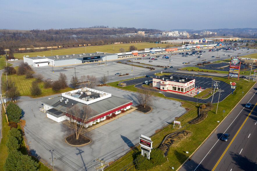 1 N Londonderry Sq, Palmyra, PA for lease - Building Photo - Image 1 of 1