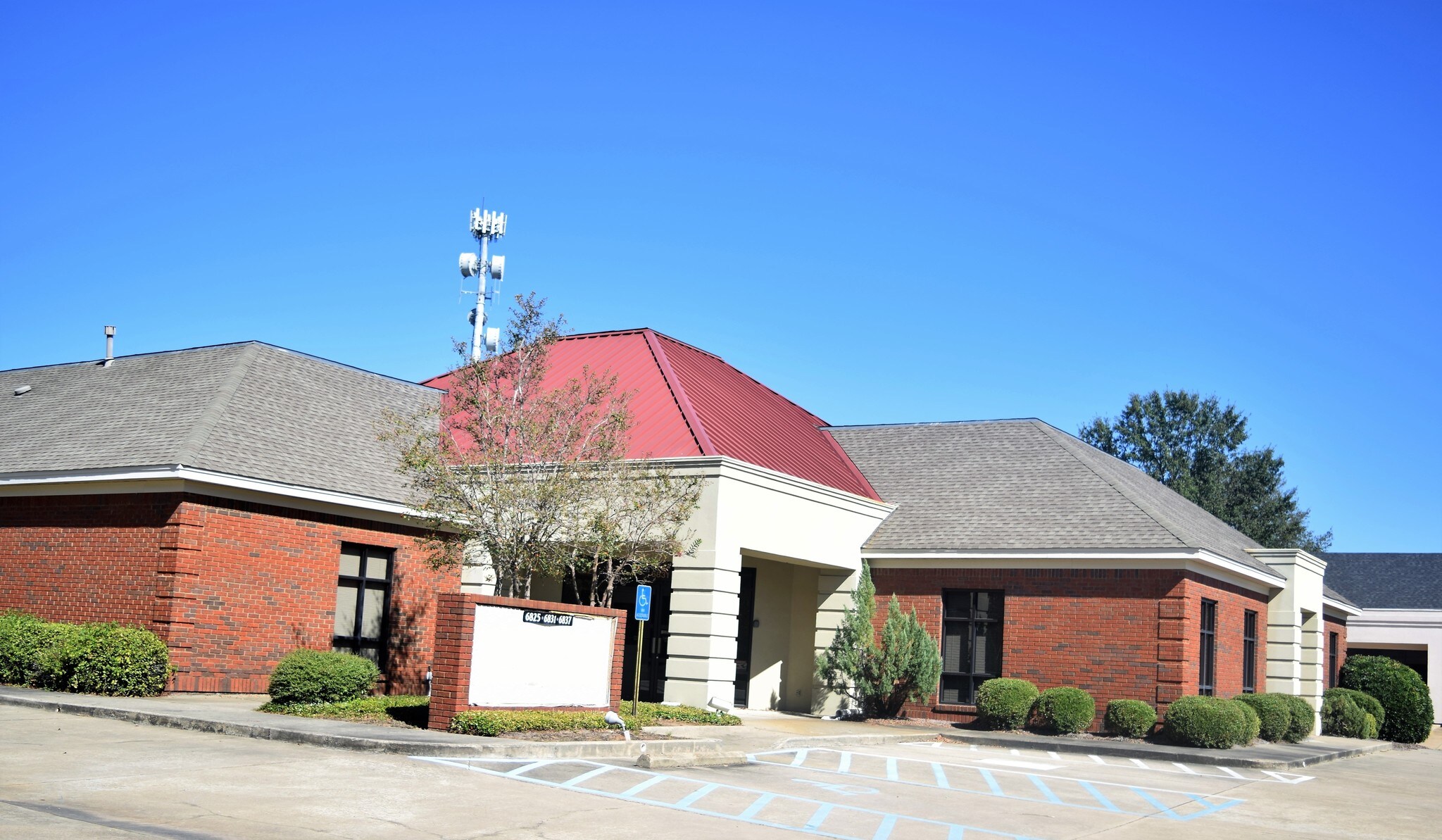 6825-6837 Halcyon Park Dr, Montgomery, AL for sale Building Photo- Image 1 of 1