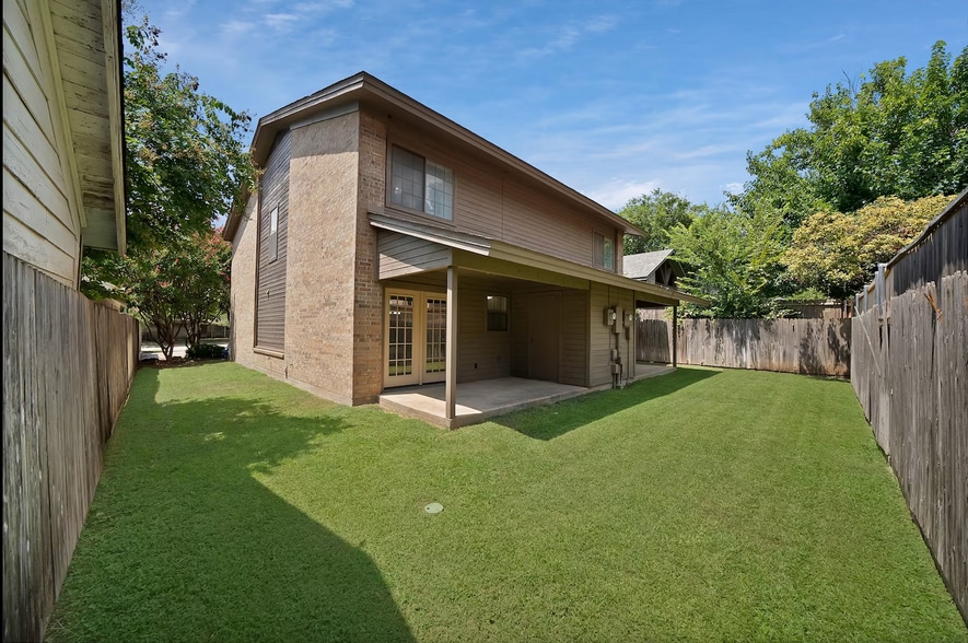 2415 Sanguinet St, Fort Worth, TX for sale - Building Photo - Image 3 of 39