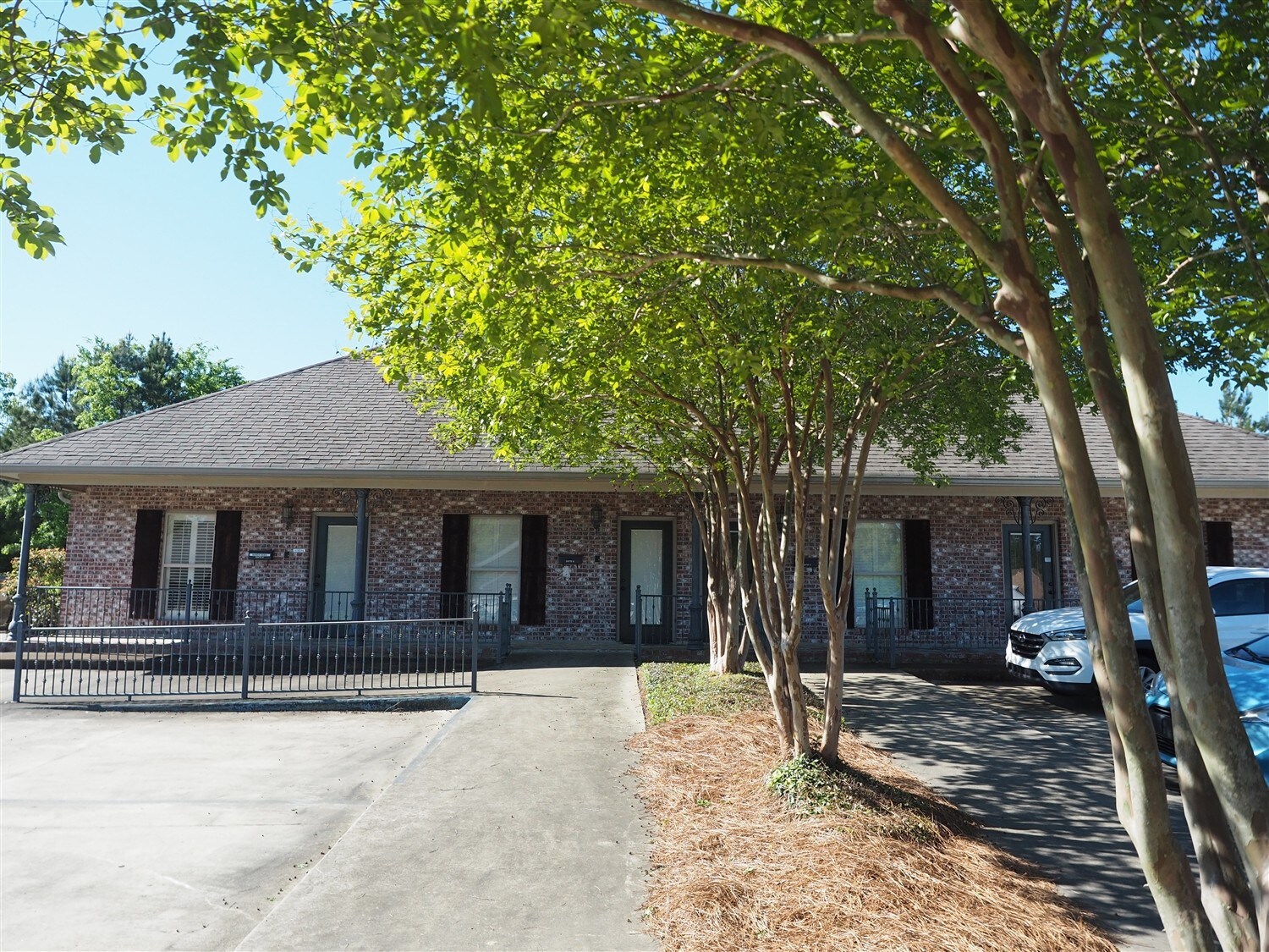 1070 Lake Village Cir, Brandon, MS for sale Building Photo- Image 1 of 1