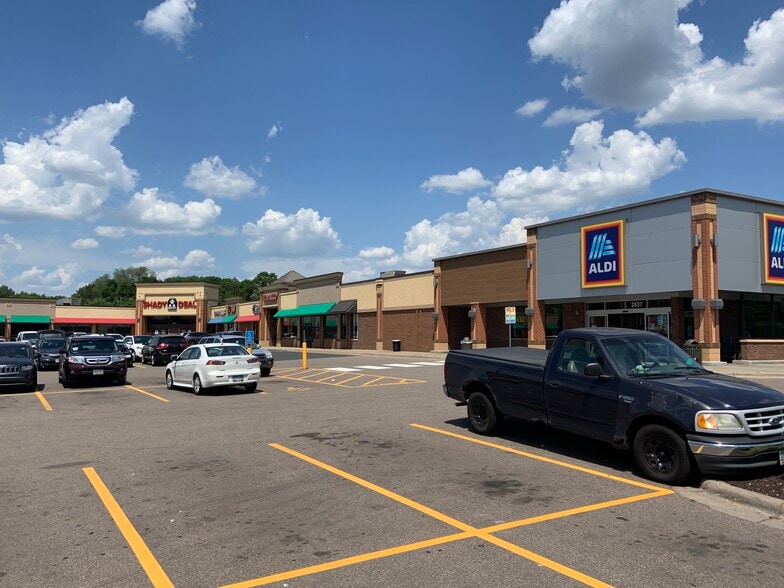 2581-2585 Highway 10 NE, Mounds View, MN for sale - Primary Photo - Image 1 of 4