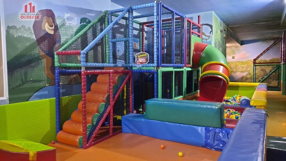 Retail in Ourense, Orense for lease - Building Photo - Image 1 of 6