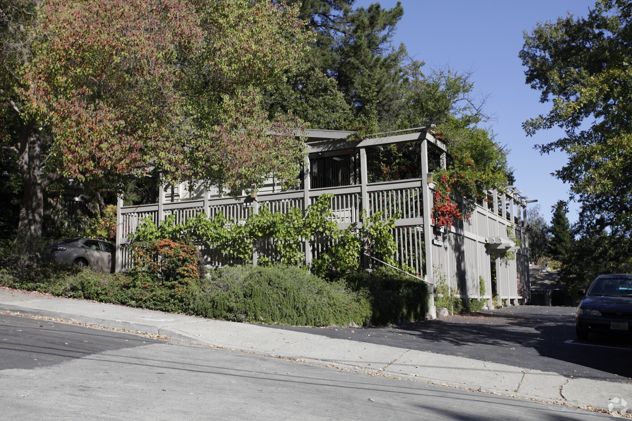 954 Risa Rd, Lafayette, CA for sale Primary Photo- Image 1 of 1